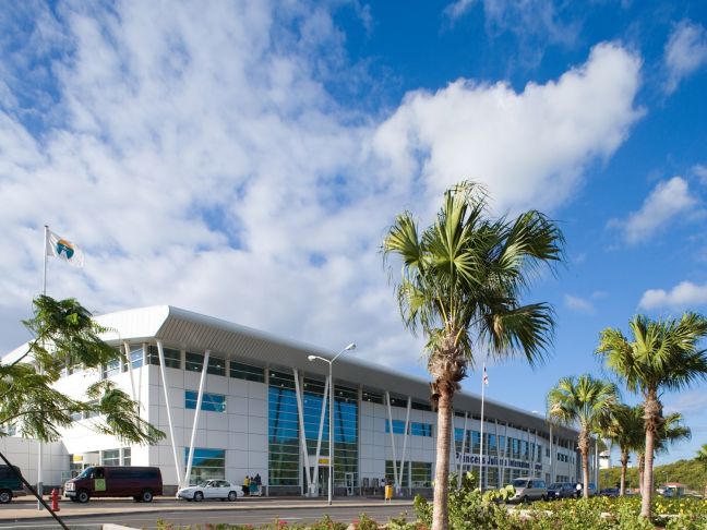 Princess Juliana airport (sint maarten), Simpsonbay